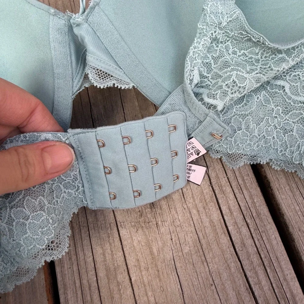 Victoria's Secret Dream Angels Push-Up Bra Womens‎ 38D Sage Green Lace Trim